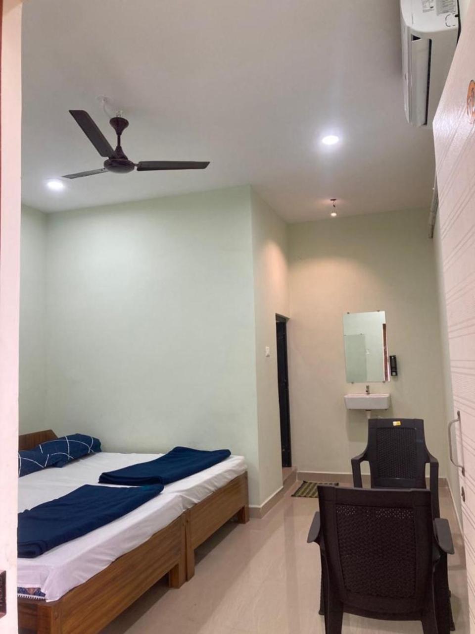Oceanic Stay And Restaurant Gokarna 고카르나 외부 사진
